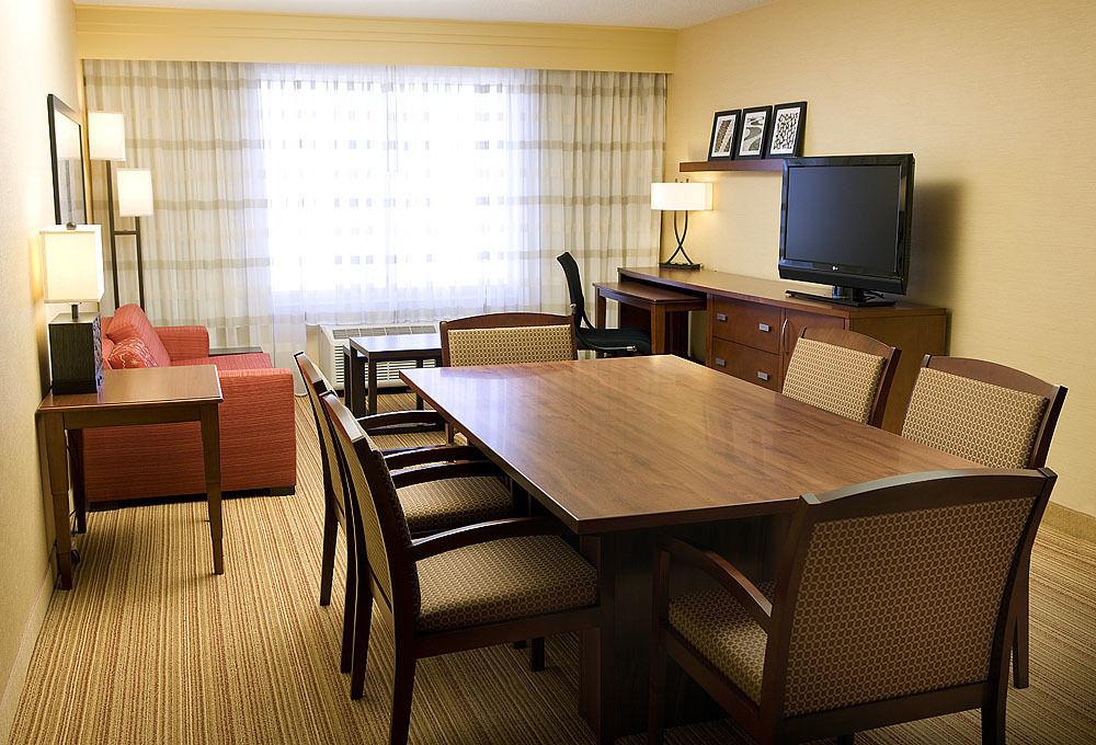 Courtyard by Marriott Denver Airport Eksteriør bilde